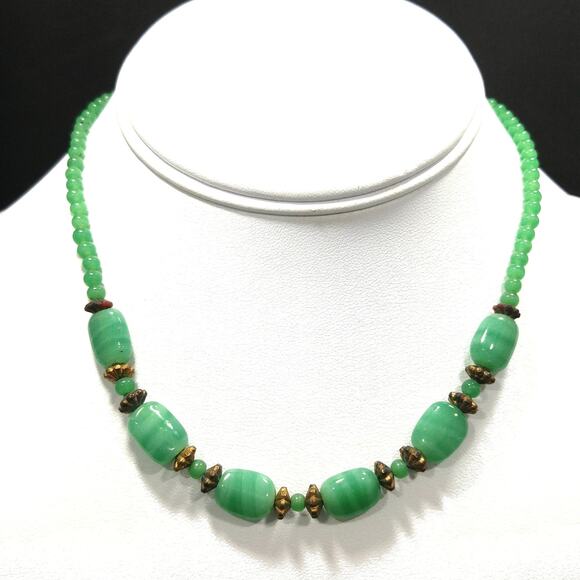 Vintage Green Glass 1930s Beaded Choker Necklace - Picture 1 of 10